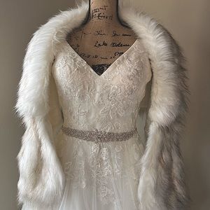 Women’s Faux Fur Wrap